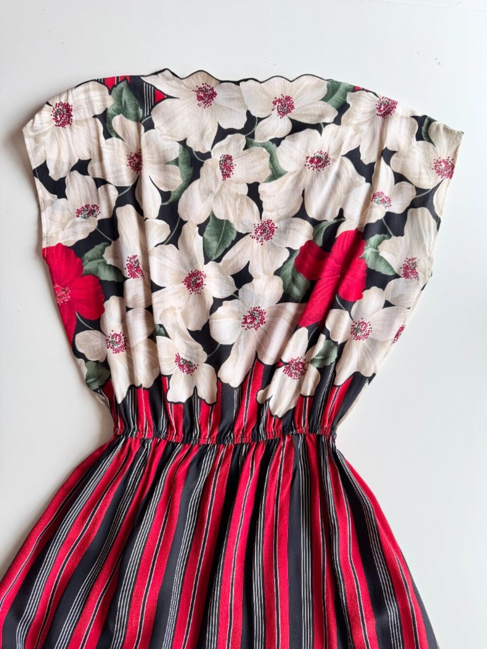 Vintage 80's MIMMINA Ivory Red Floral Striped Beaded Silk Crepe Dress, Size S - Picture 11 of 15